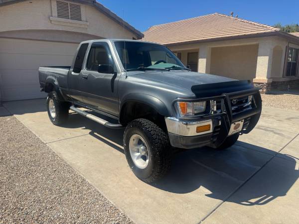 1992 Toyota Pickup 4WD SR5 for $0 Build Credit, Poor