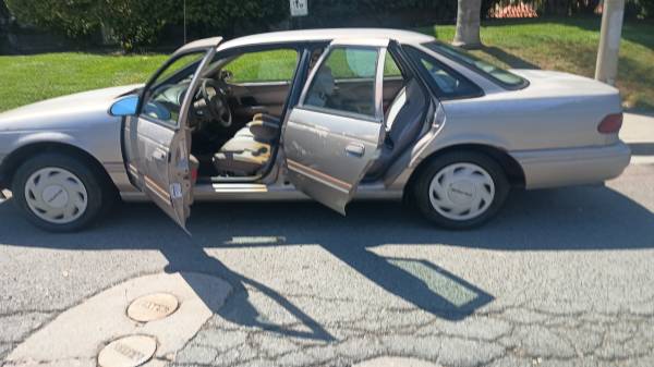 1995 Ford Taurus SE - 46,000 Miles - One Owner
