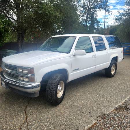 1995 Suburban 4x4 for $0 Build Credit, Poor Credit, Bad