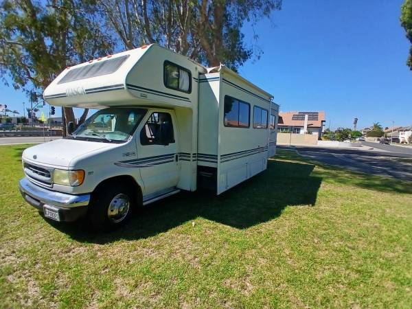 2002 Winnebago Itasca Spirit 31T for $0 Build Credit, Poor