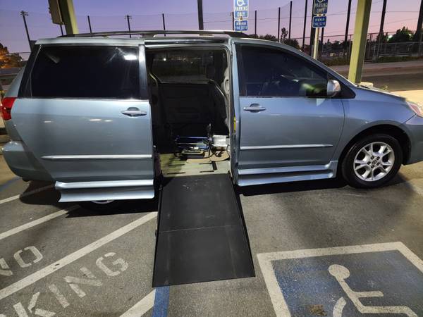 2004 Toyota Sienna XLE Wheelchair Van - Bariatric Accessible for