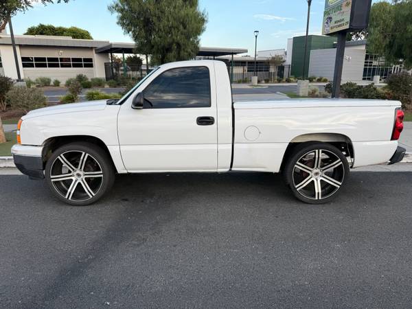 2006 Chevy Silverado Cama Corto de 6.5 ft for $0