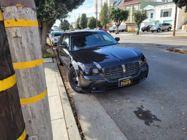 2006 Dodge Magnum 5.7L HEMI Police Package (Price Negotiable) for