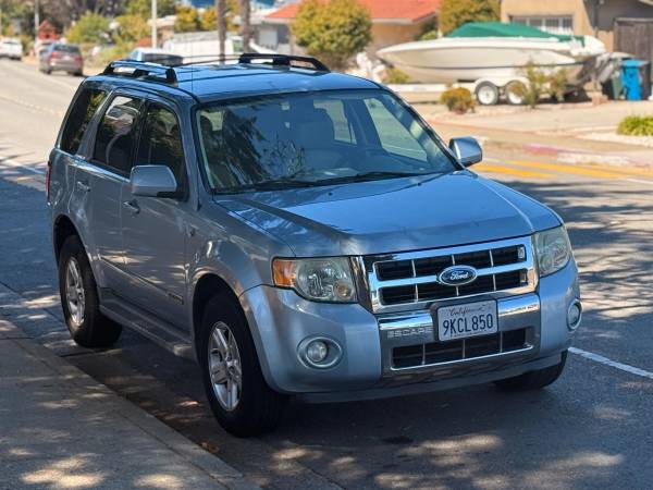 2008 Ford Escape Hybrid - Low Mileage - Clean Title