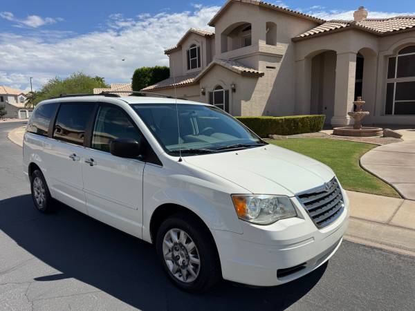 2009 Chrysler Town & Country LX for $0 Build Credit,