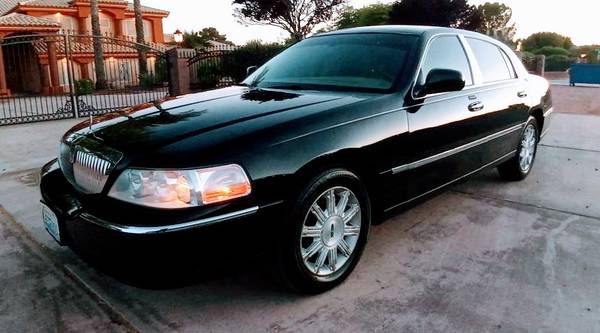 2011 Lincoln Town Car Limited Edition for $0 Build Credit,