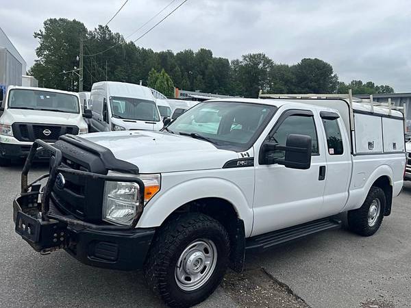 2014 Ford F-250 XLT 4WD SuperCab 6-3/4 Ft Box for