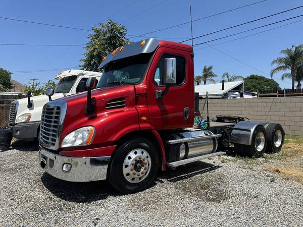 2015 Freightliner Day Cab for $0 Build Credit, Poor Credit,