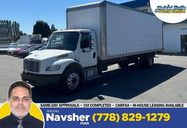 2015 Freightliner M2 106 26' Dry Box Step Trim for