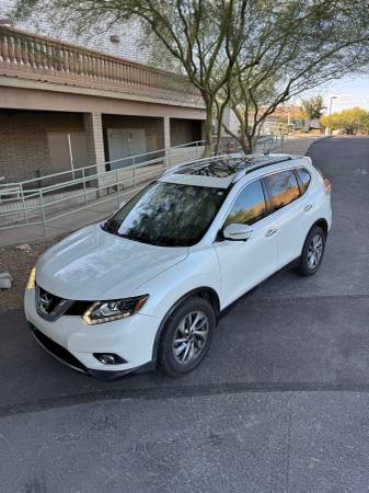 2015 Nissan Rogue SL Pearl White for $0 Build Credit,
