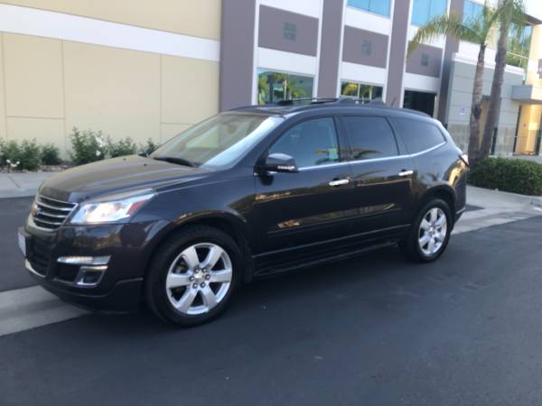 2017 Chevy Traverse LT AWD - Dealer Special with Records