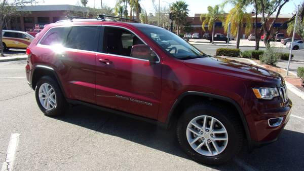 2017 Jeep Grand Cherokee Laredo 1-Owner Loaded with 2 Smart