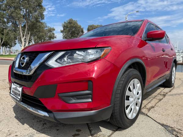 2017 Nissan Rogue S 4 Cylinder Touch Screen Backup Camera