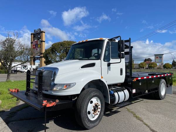2018 International 4300 Flatbed Cummins Manual Transmission Non-CDL, 57K Miles