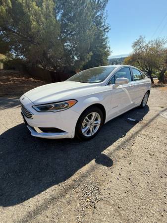 2019 Ford Fusion SE Hybrid for $0 Build Credit, Poor