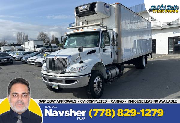 2019 International 4300 26' Reefer Box with Waltco 3000 lb