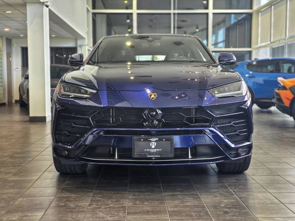 2023 Lamborghini Urus Trim - Only 7,500 km, Local, No