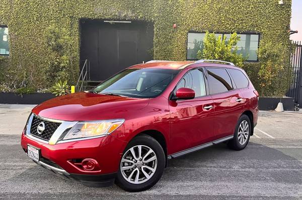 2016 Nissan Pathfinder Clean Trim for $0 Build Credit, Poor