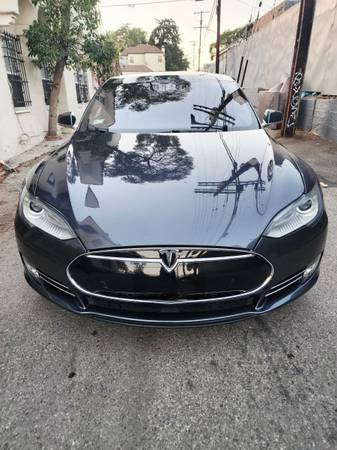2015 Tesla Model S P85D for $0 Build Credit, Poor