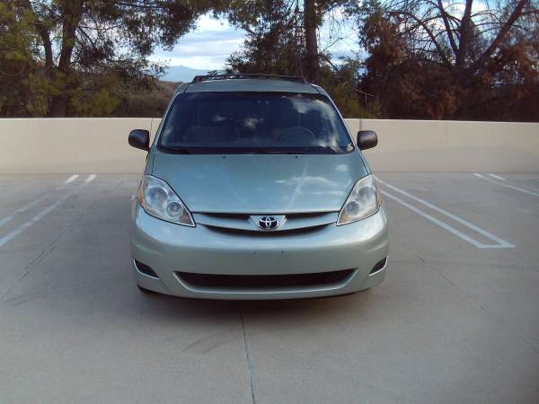 2009 Toyota Sienna LE - One Owner, Low Miles (146,500)