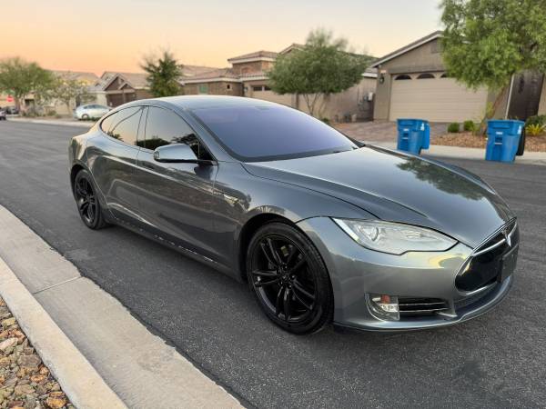 2013 Tesla Model S 85 for $0 Build Credit, Poor