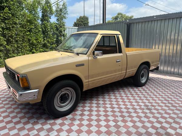1985 Nissan 720 Pickup Truck for $0 Build Credit, Poor