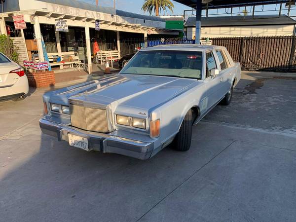 1989 Lincoln Town Car Classic for $0 Build Credit, Poor