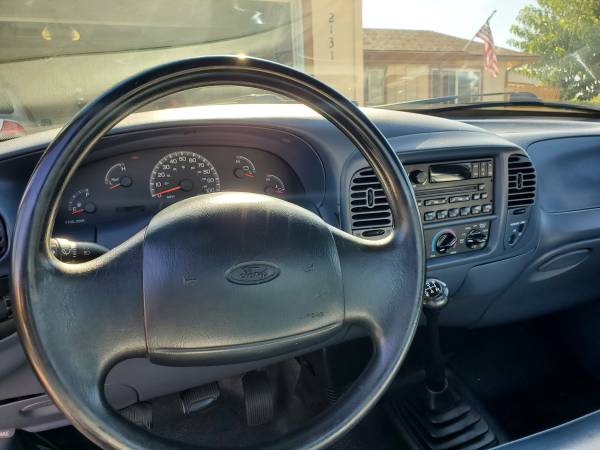 2000 Ford F-150 Regular Cab Short Bed 4.2L V6 5-Speed