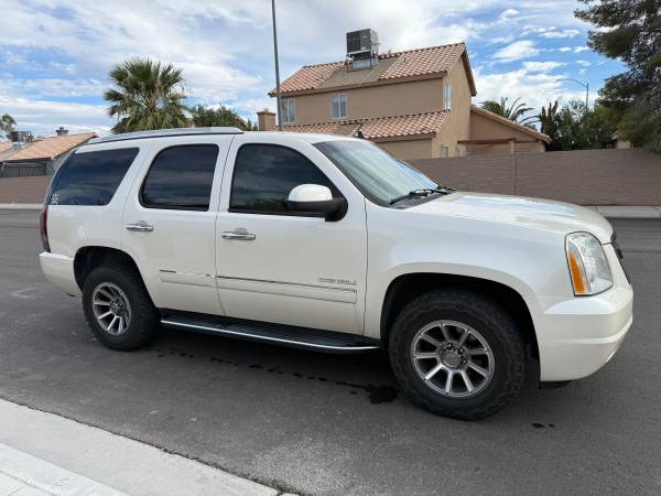 2012 GMC Yukon Denali AWD 3rd Row Seat for $0