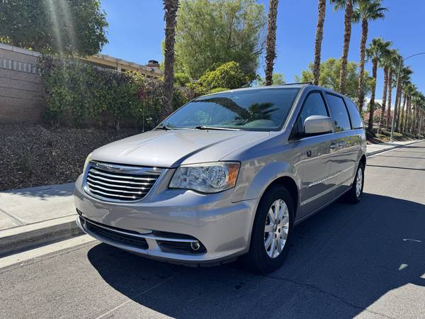 2014 Chrysler Town and Country Minivan - DVD, Power Doors
