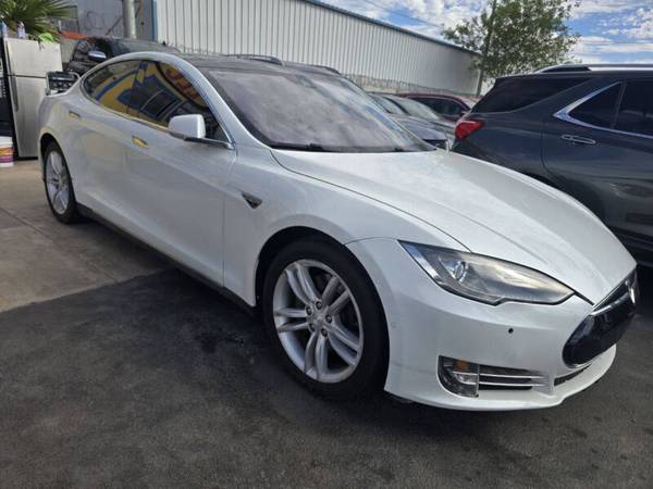 2014 Tesla Model S P85 for $0 Build Credit, Poor