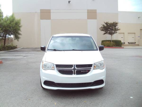 2016 Dodge Caravan SE - Low Miles (132,300) - Clean