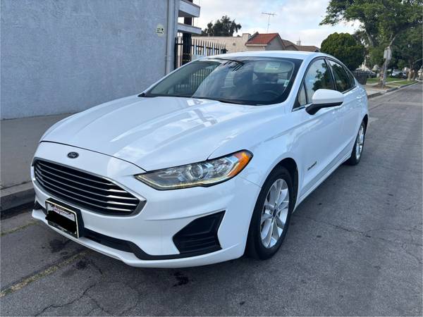 2019 Ford Fusion SE Hybrid for $0 Build Credit, Poor