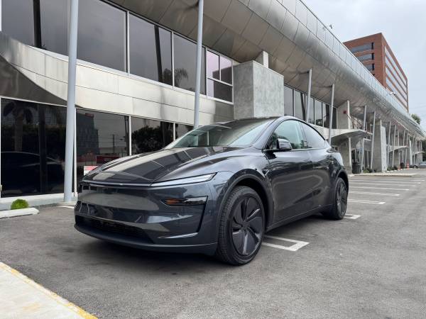 2026 Tesla Model Y Long Range for $0 Build Credit,